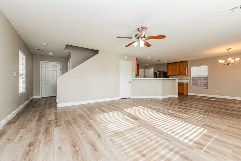 2,075/Mo, 5820 Gemstone Peak St North Las Vegas, NV 89031 Living Room View 2