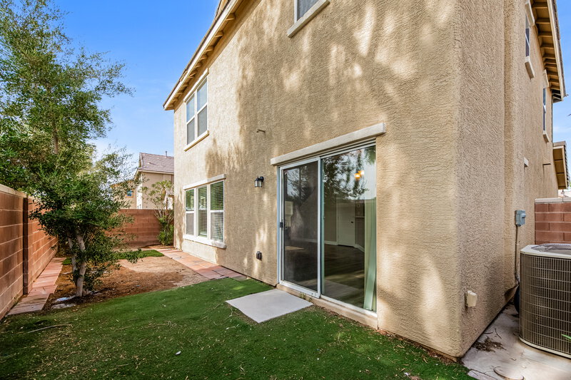 2,075/Mo, 5820 Gemstone Peak St North Las Vegas, NV 89031 Rear View