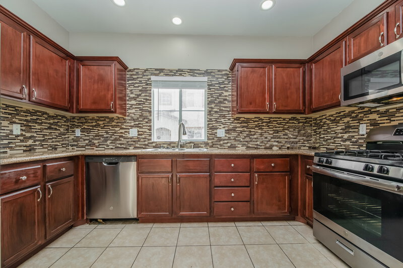 1,975/Mo, 1230 Maple Pines Avenue North Las Vegas, NV 89081 Kitchen View