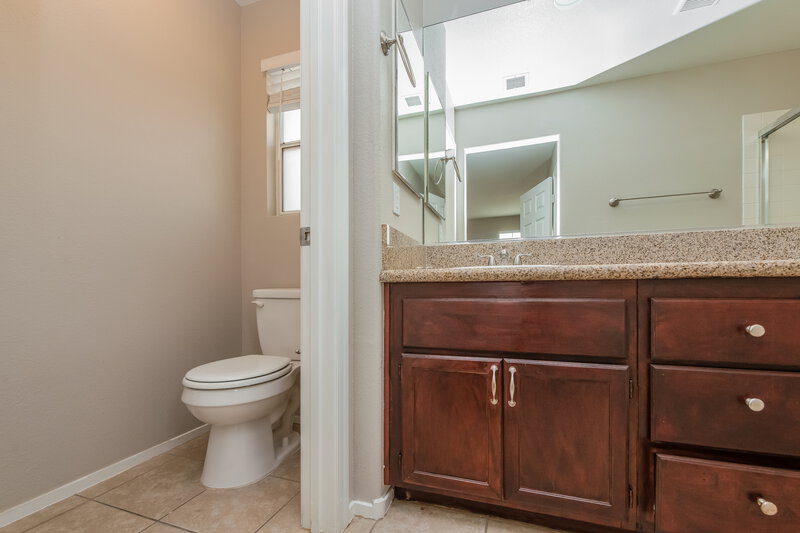 1,975/Mo, 1230 Maple Pines Avenue North Las Vegas, NV 89081 Main Bathroom View 2