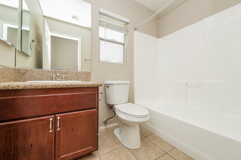 1,975/Mo, 1230 Maple Pines Avenue North Las Vegas, NV 89081 Bathroom View