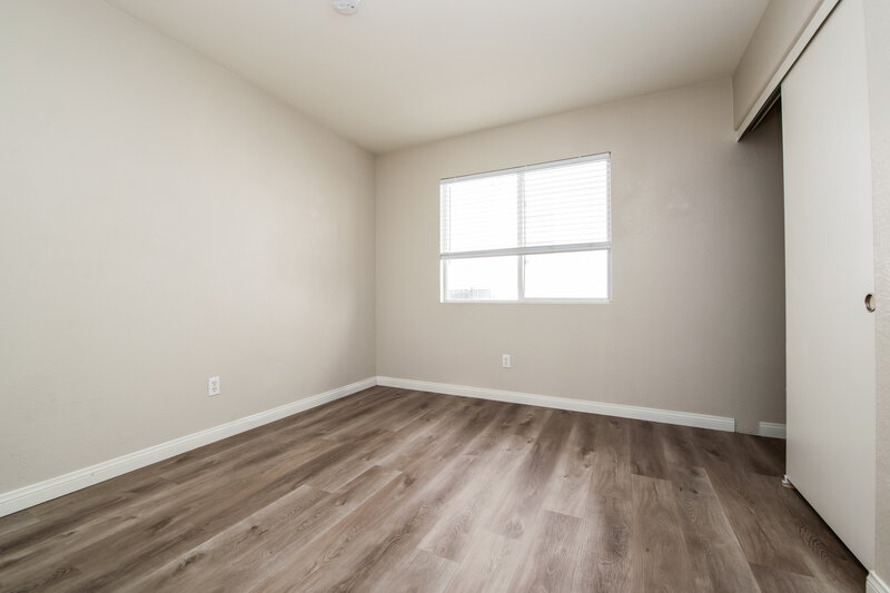 1,995/Mo, 7728 Donald Nelson Avenue Las Vegas, NV 89131 Bedroom View 4