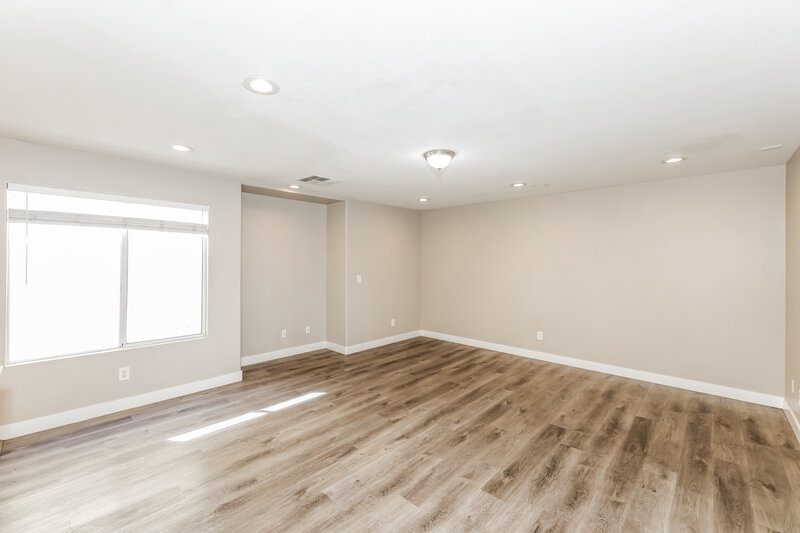 1,950/Mo, 7309 Bindweed Rd Las Vegas, NV 89113 Living Room View