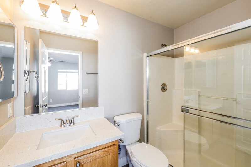 1,950/Mo, 7309 Bindweed Rd Las Vegas, NV 89113 Main Bathroom View