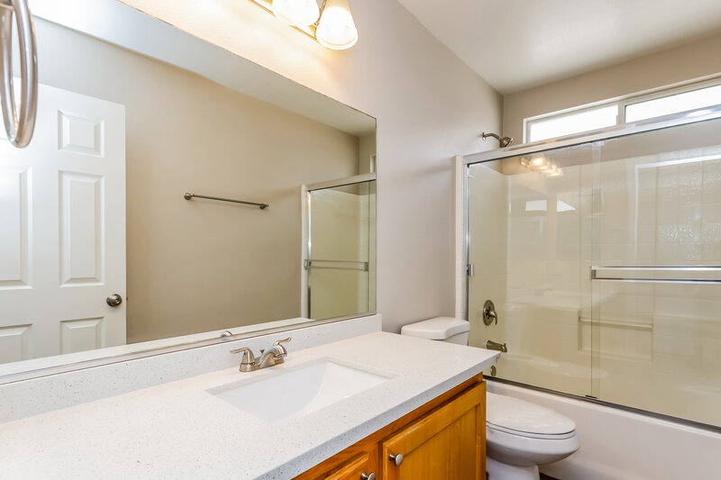 2,850/Mo, 7309 Bindweed Rd Las Vegas, NV 89113 Bathroom View 2