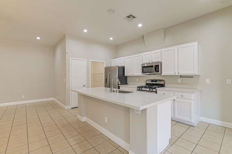 1,965/Mo, 3394 Wasatch Cedars St Las Vegas, NV 89122 Kitchen View
