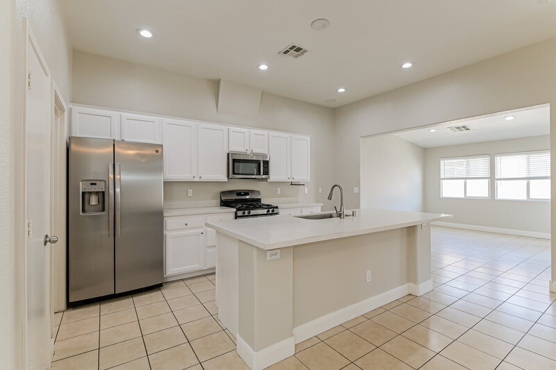 1,965/Mo, 3394 Wasatch Cedars St Las Vegas, NV 89122 Kitchen View 2