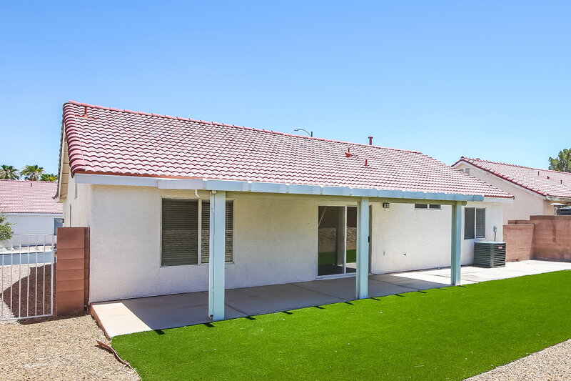 2,105/Mo, 3633 Nairobi Ln North Las Vegas, NV 89032 Rear View 2