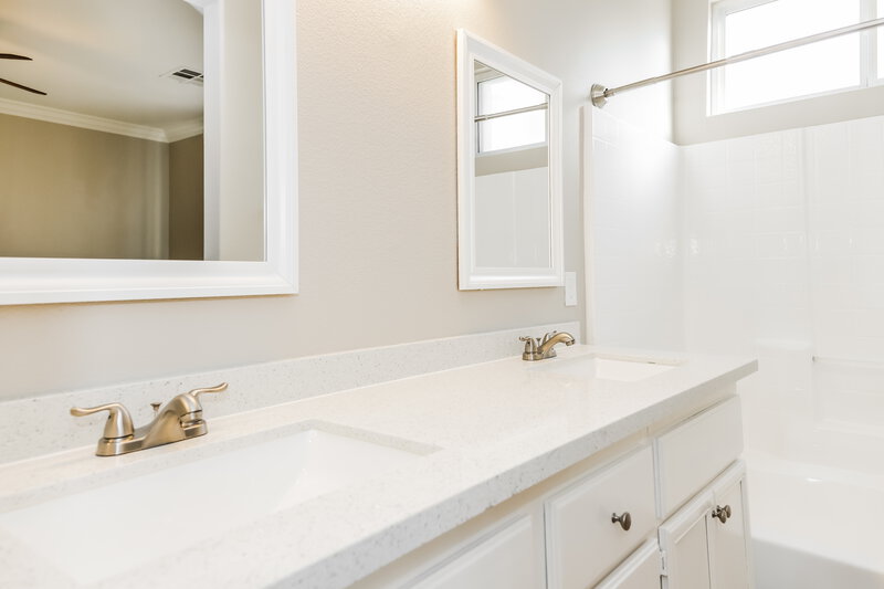 2,425/Mo, 486 Kirkstone Way Las Vegas, NV 89123 Main Bathroom View