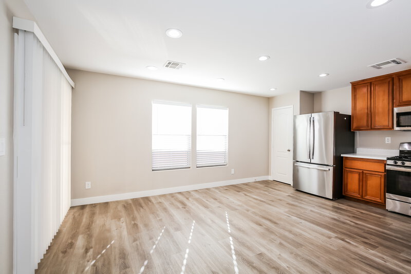 2,045/Mo, 7249 Huckaby Ave Las Vegas, NV 89179 Dining Room View 2