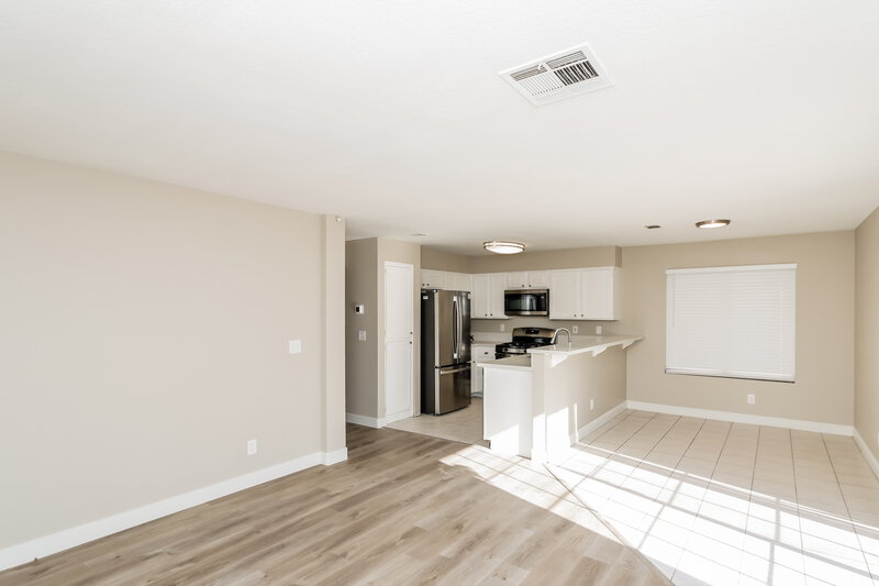 2,200/Mo, 2071 Club Crest Way Henderson, NV 89014 Family Room View