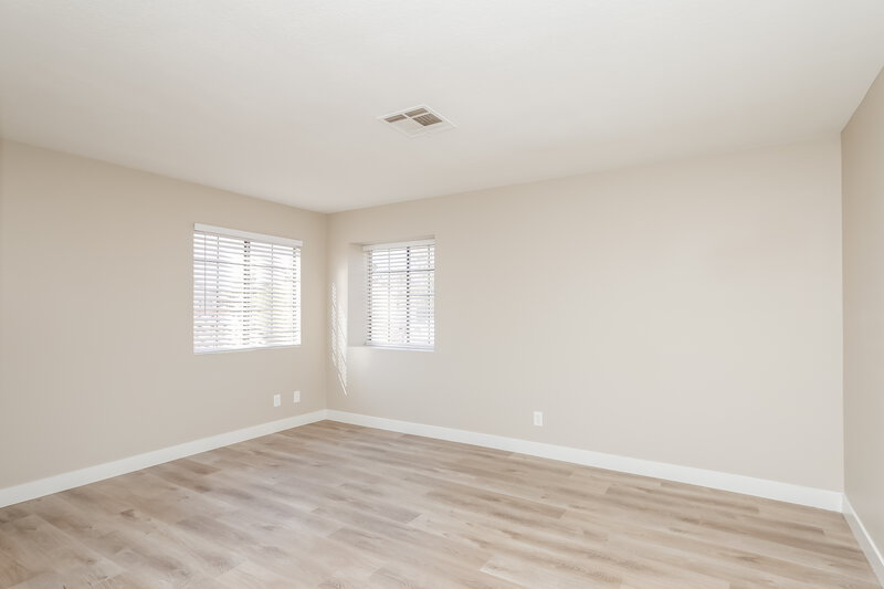 2,200/Mo, 2071 Club Crest Way Henderson, NV 89014 Main Bedroom View