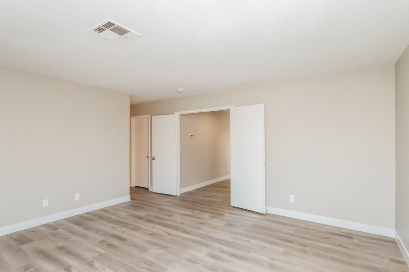 2,200/Mo, 2071 Club Crest Way Henderson, NV 89014 Main Bedroom View 2