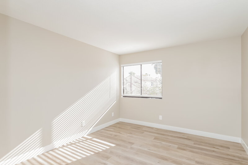 2,200/Mo, 2071 Club Crest Way Henderson, NV 89014 Bedroom View