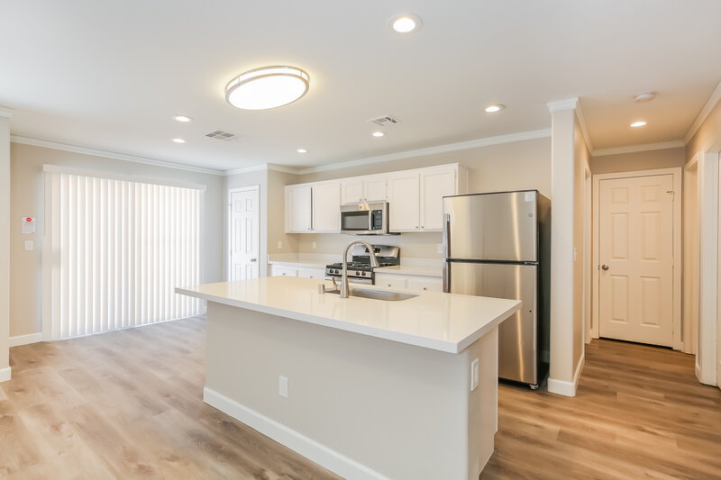 2,560/Mo, 326 Hopedale Ave North Las Vegas, NV 89032 Kitchen View