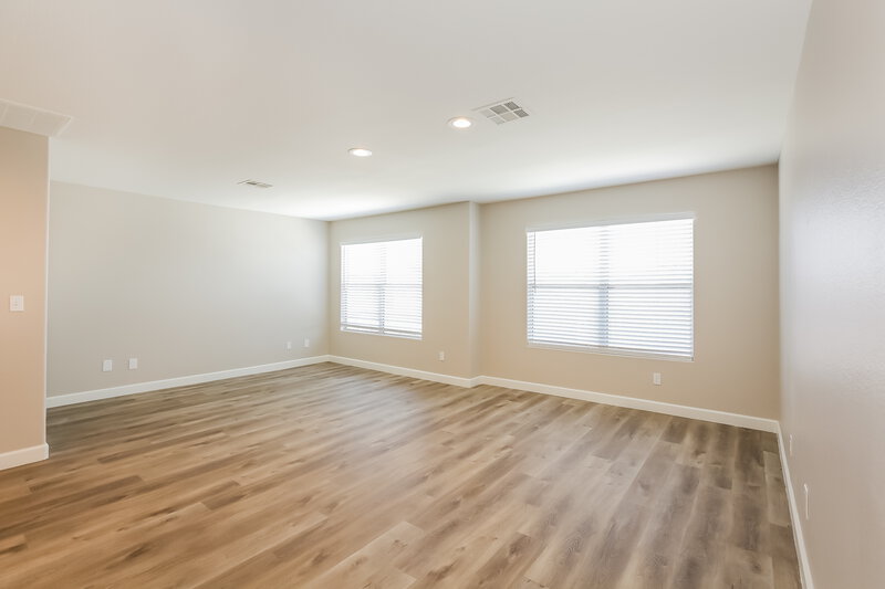 2,560/Mo, 326 Hopedale Ave North Las Vegas, NV 89032 Loft View
