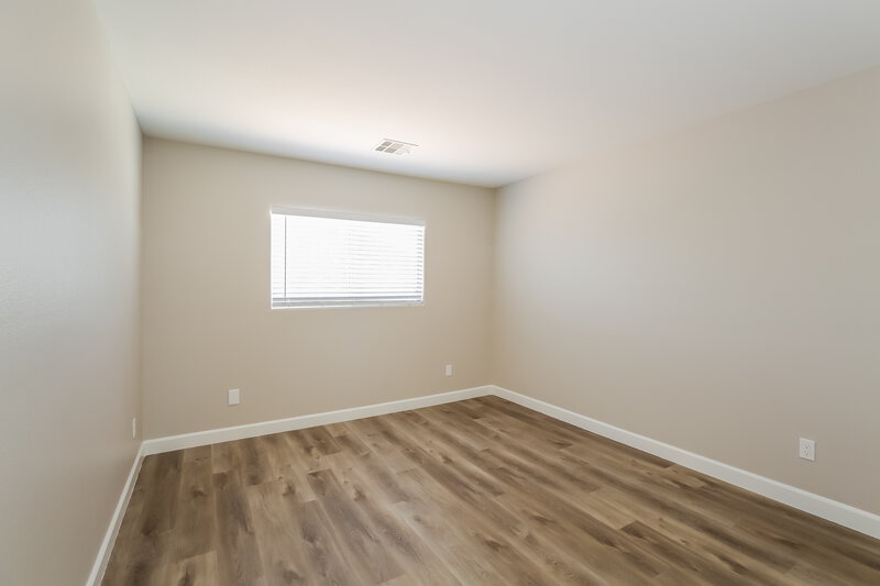 2,560/Mo, 326 Hopedale Ave North Las Vegas, NV 89032 Bedroom View