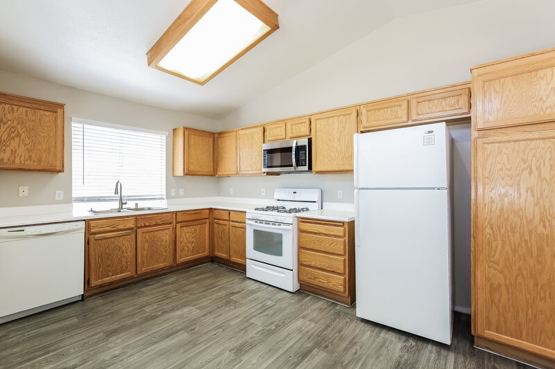 2,170/Mo, 1724 Villa Vista Way Las Vegas, NV 89128 Kitchen View