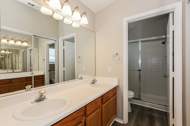 2,170/Mo, 1724 Villa Vista Way Las Vegas, NV 89128 Main Bathroom View