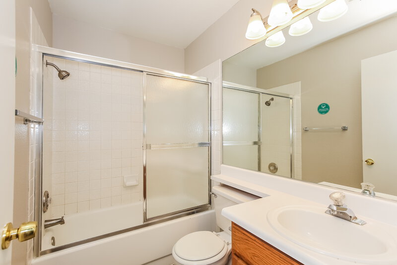 2,170/Mo, 1724 Villa Vista Way Las Vegas, NV 89128 Bathroom View 2