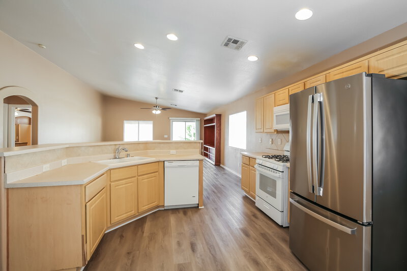 2,140/Mo, 1002 Emerald Stone Ave North Las Vegas, NV 89081 Kitchen View