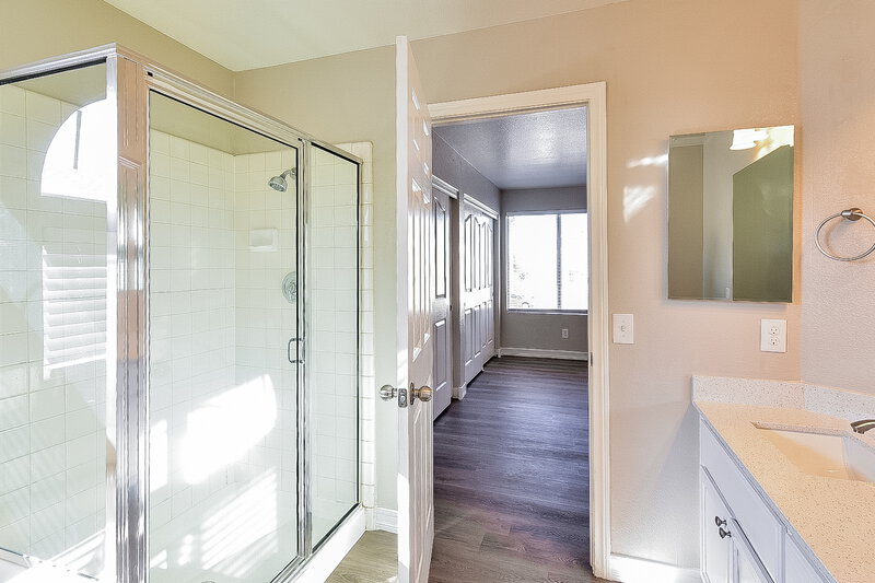 2,745/Mo, 8716 Texas Bronco Ave Las Vegas, NV 89129 Main Bathroom View 2