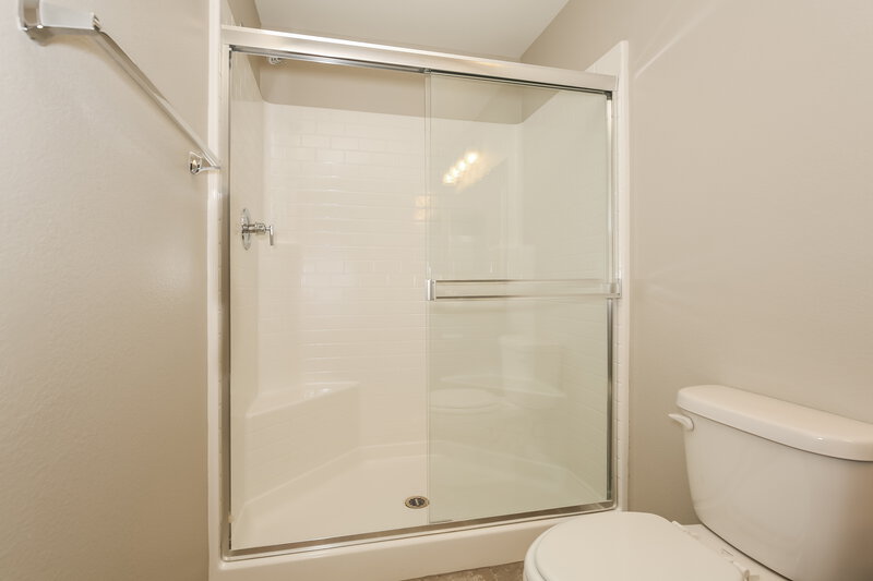 1,775/Mo, 4340 Luster Ave North Las Vegas, NV 89084 Bathroom View