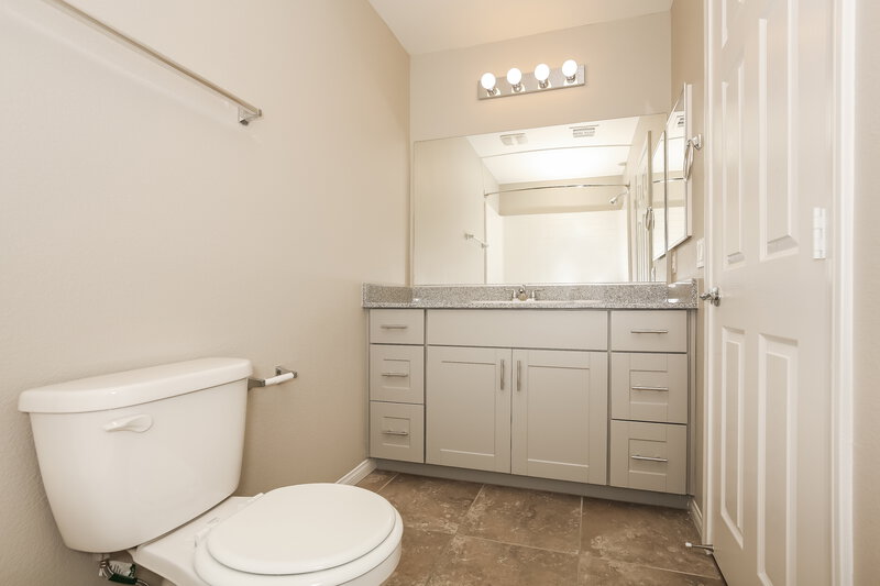 1,775/Mo, 4340 Luster Ave North Las Vegas, NV 89084 Bathroom View 3