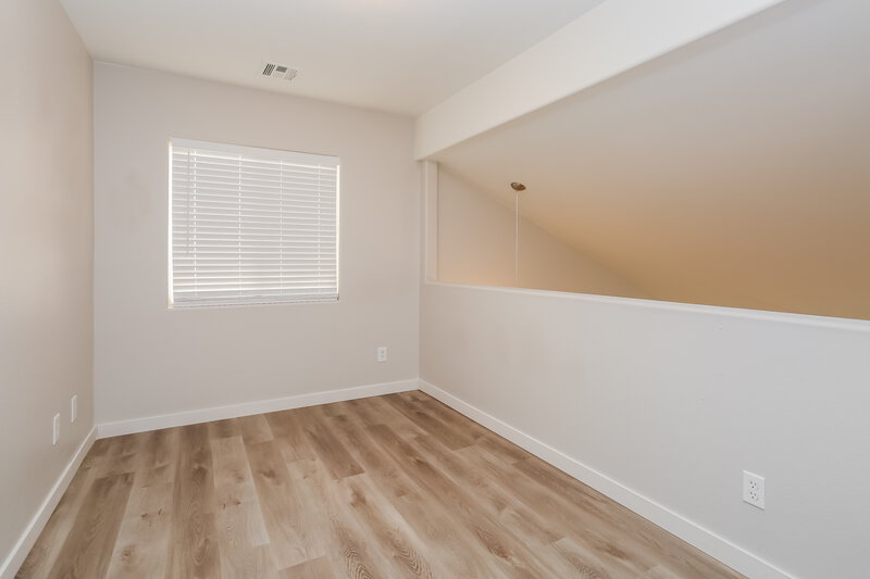 2,205/Mo, 9436 Plover Falls Ave Las Vegas, NV 89149 Loft View