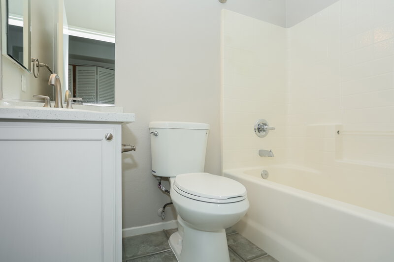 2,205/Mo, 9436 Plover Falls Ave Las Vegas, NV 89149 Bathroom View