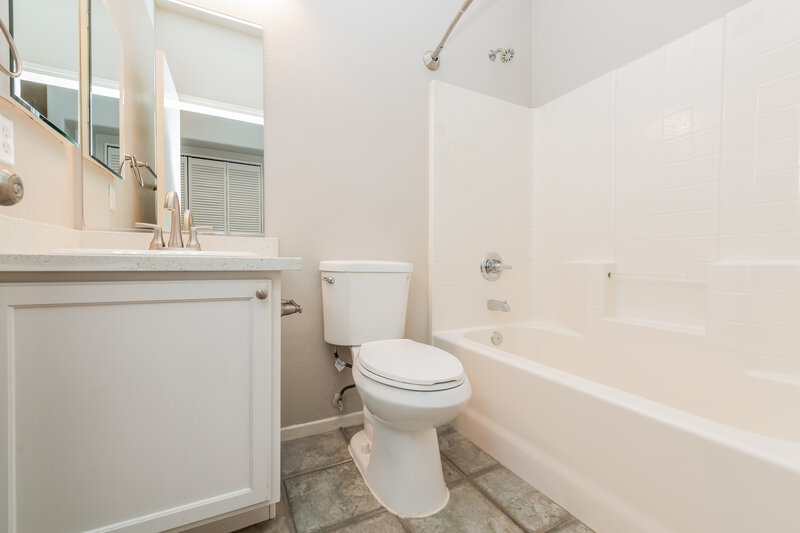 2,085/Mo, 9436 Plover Falls Ave Las Vegas, NV 89149 Bathroom View