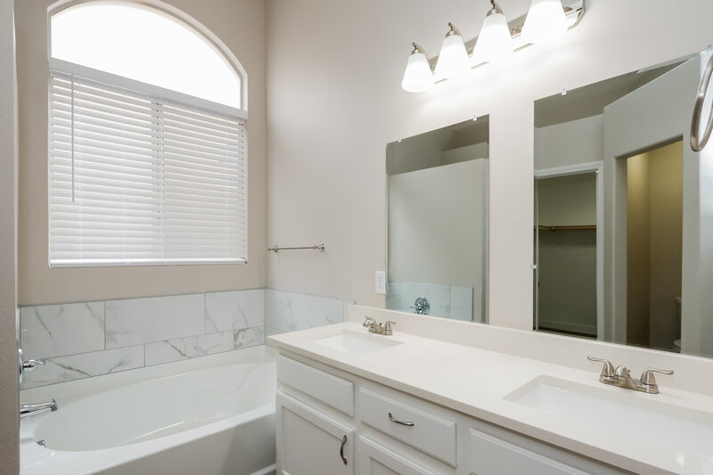 2,930/Mo, 922 Strider Dr Henderson, NV 89015 Main Bathroom View