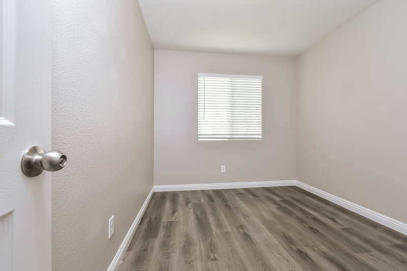 2,870/Mo, 3921 Marble Mountain St Las Vegas, NV 89129 Bedroom View 2