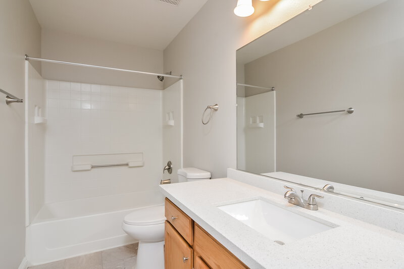 2,900/Mo, 9253 Millikan Ave Las Vegas, NV 89148 Bathroom View
