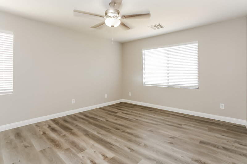 2,125/Mo, 5412 Whisper Bluff St North Las Vegas, NV 89031 Main Bedroom View