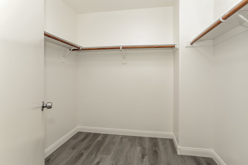 2,125/Mo, 5412 Whisper Bluff St North Las Vegas, NV 89031 Walk In Closet View