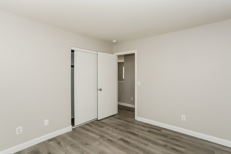 2,125/Mo, 5412 Whisper Bluff St North Las Vegas, NV 89031 Bedroom View