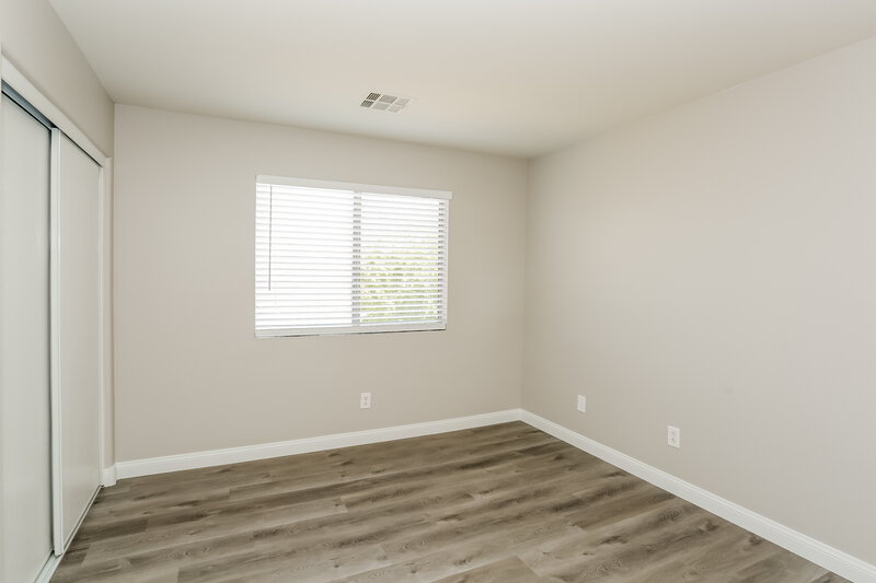 2,125/Mo, 5412 Whisper Bluff St North Las Vegas, NV 89031 Bedroom View 2