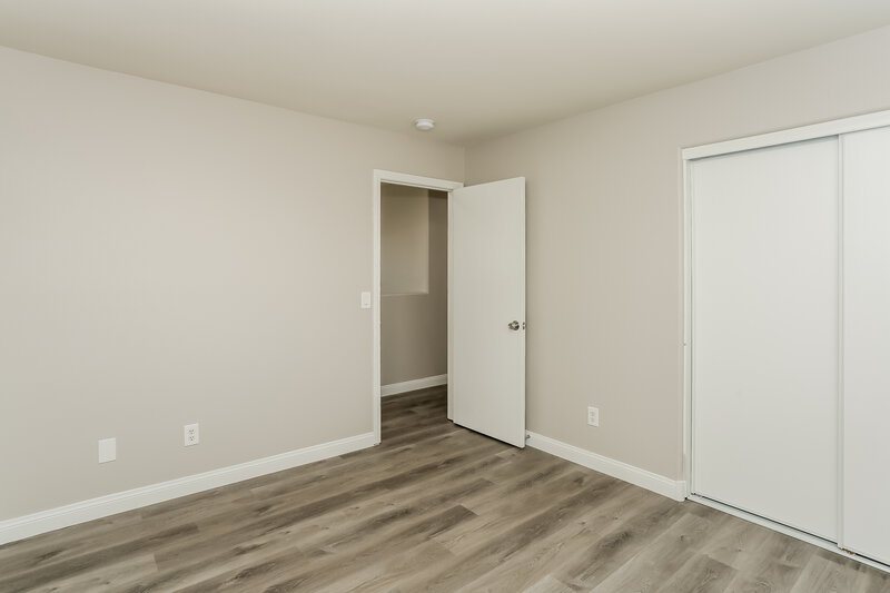 2,125/Mo, 5412 Whisper Bluff St North Las Vegas, NV 89031 Bedroom View 3