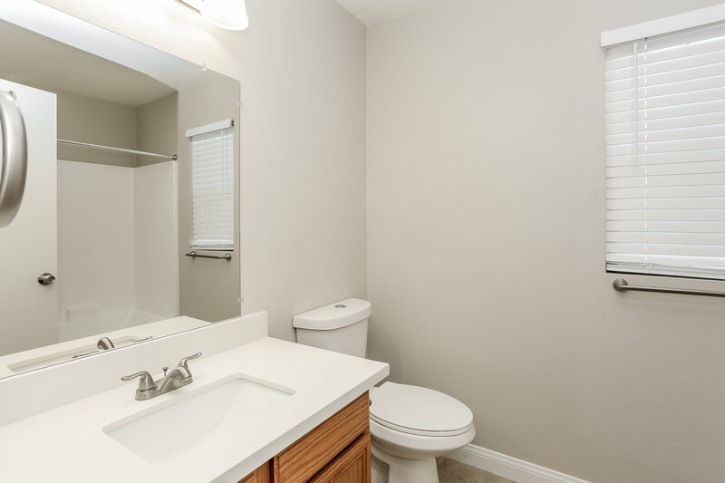 2,125/Mo, 5412 Whisper Bluff St North Las Vegas, NV 89031 Bathroom View