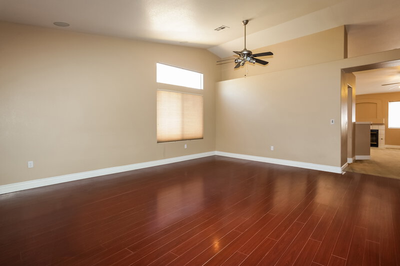 2,335/Mo, 3826 Coleman St North Las Vegas, NV 89032 Living Room View