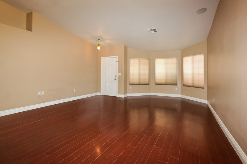 2,335/Mo, 3826 Coleman St North Las Vegas, NV 89032 Living Room View 2