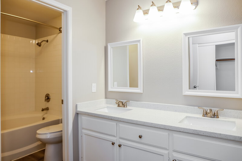 2,920/Mo, 2385 Cliffwood Dr Henderson, NV 89074 Bathroom View