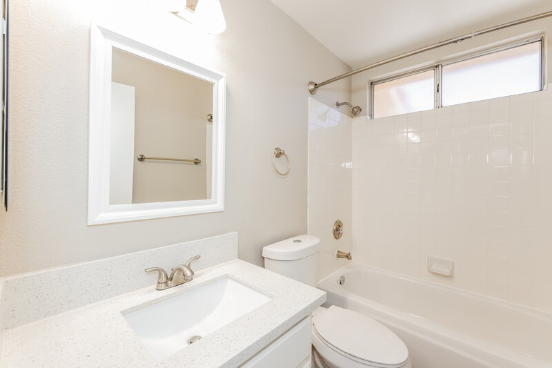 2,125/Mo, 2385 Cliffwood Dr Henderson, NV 89074 Bathroom View