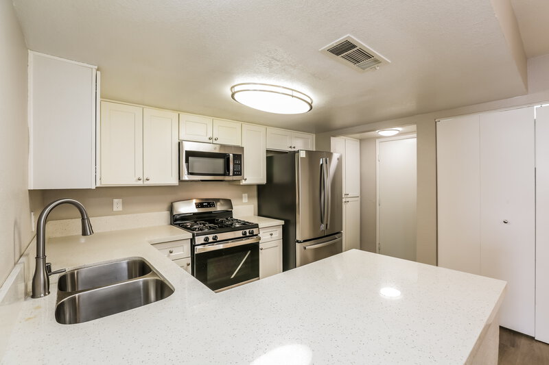 2,080/Mo, 6373 Rose Tree Ln Las Vegas, NV 89156 Kitchen View