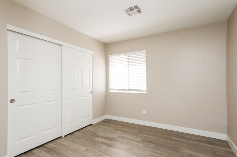 1,990/Mo, 5849 Sleepy Spruce St Las Vegas, NV 89113 Bedroom View 3