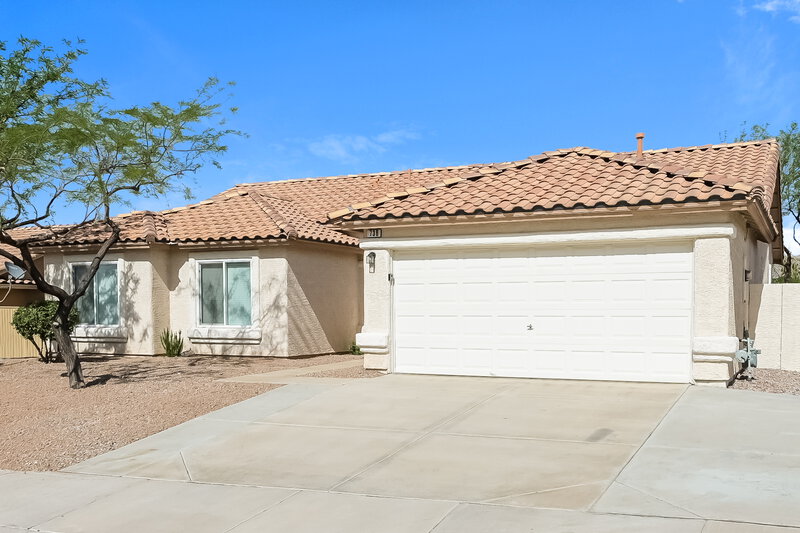2,180/Mo, 736 Saratoga Springs St Henderson, NV 89015 Front View