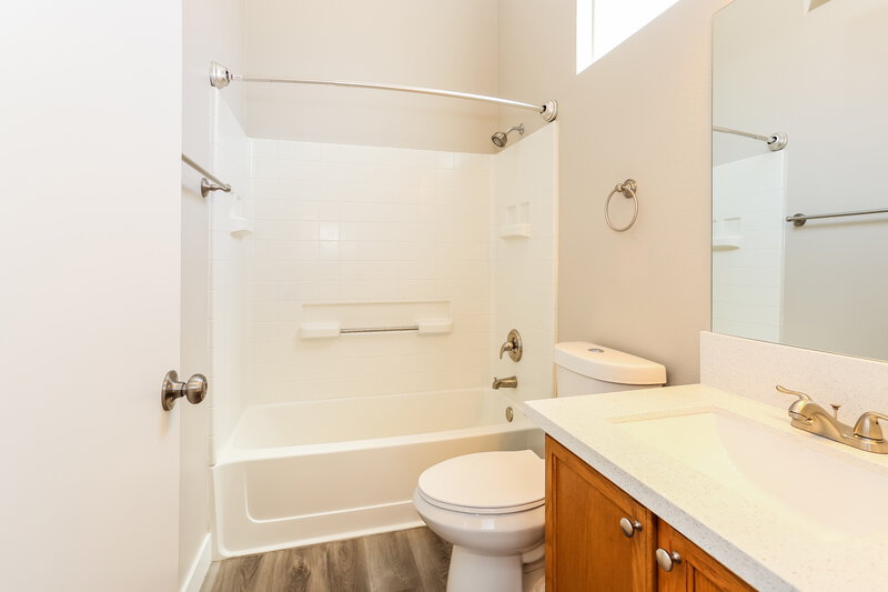 2,860/Mo, 3009 Saddle Hills Ct North Las Vegas, NV 89031 Main Bathroom View