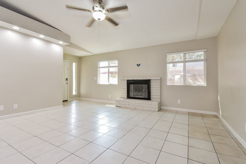 1,815/Mo, 608 Thrush Dr Las Vegas, NV 89145 Living Room View