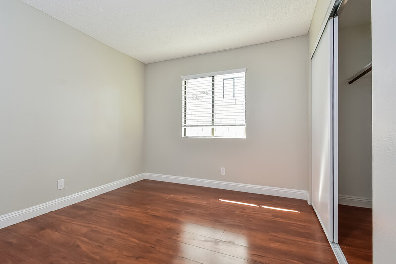 1,815/Mo, 608 Thrush Dr Las Vegas, NV 89145 Bedroom View 2